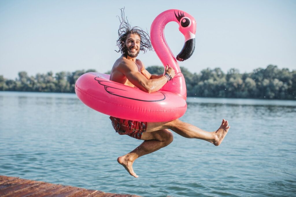 Lo que puedes disfrutar este verano en la piscina, el mar, el río o el embalse (y no se trata de un resfriado)