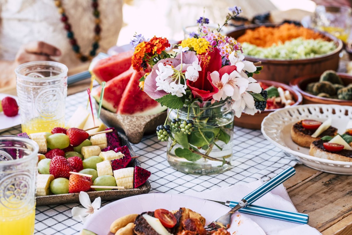 ¿Cómo enfrentar la obesidad en verano? Estrategias para manejar el hambre emocional, transformar hábitos y reconectar contigo mismo.
