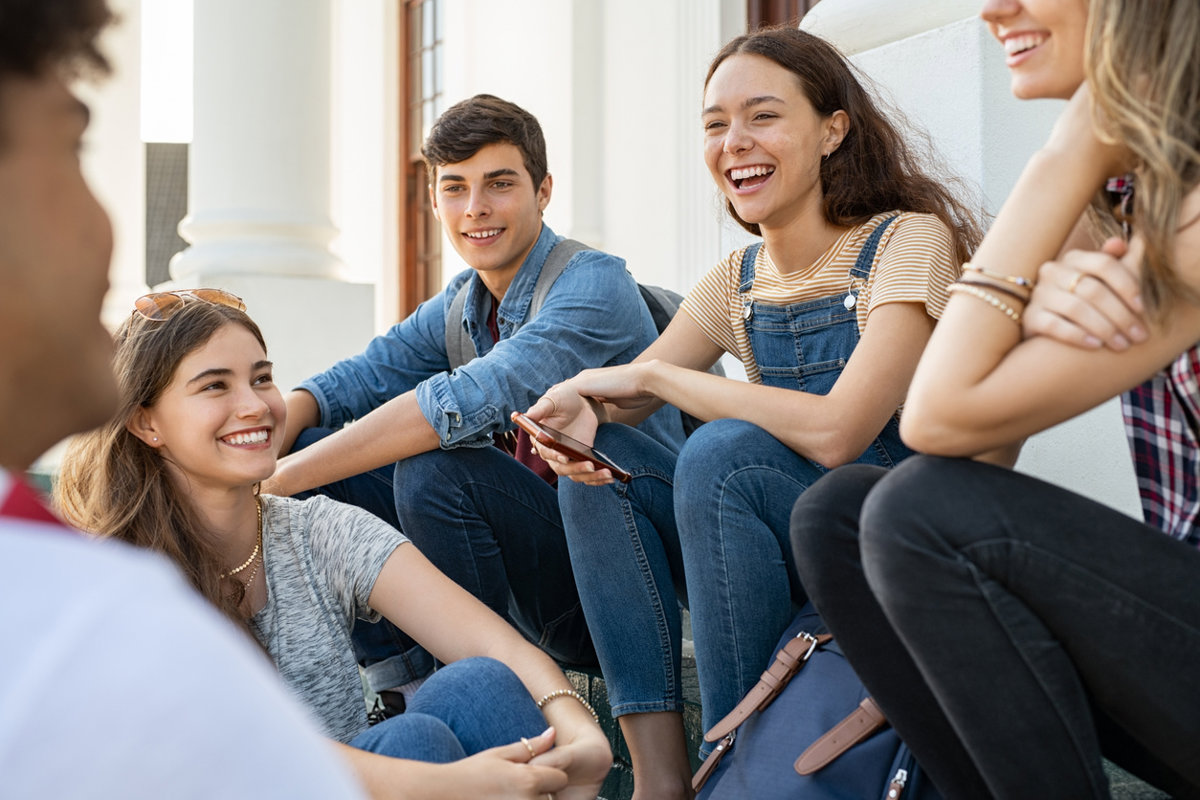 La amistad fomenta la similitud en estructuras neuronales y comportamientos.
