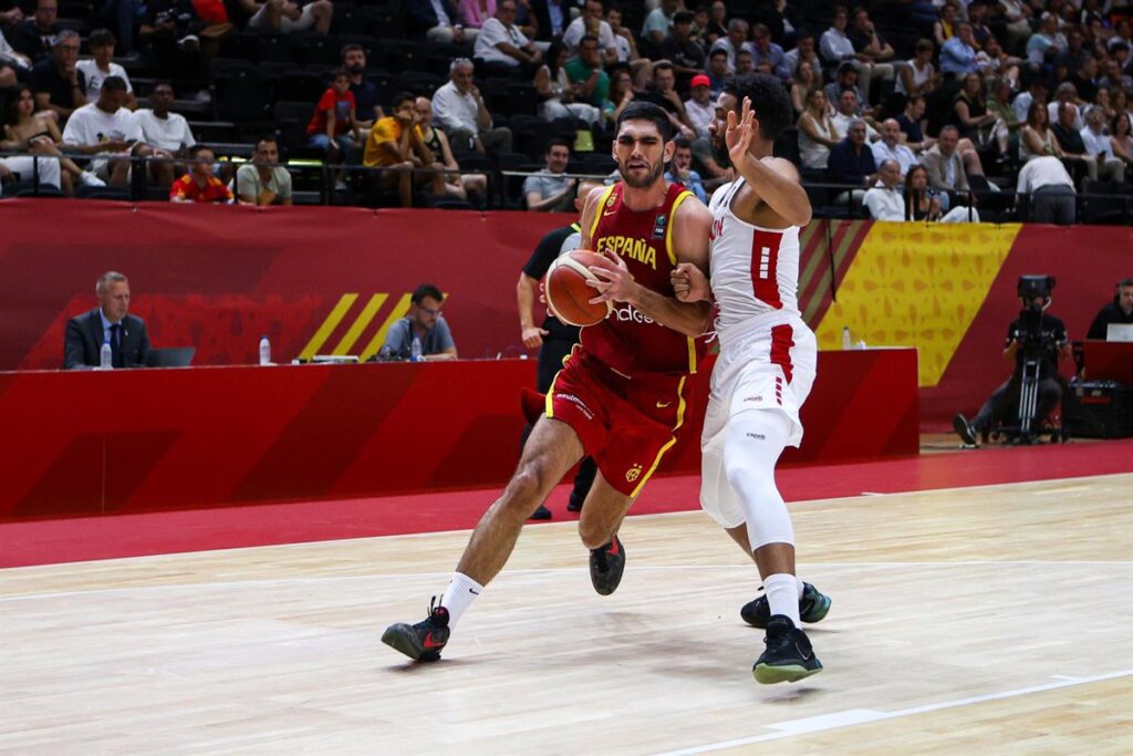 Los Memphis Grizzlies extienden el contrato multianual de Santi Aldama