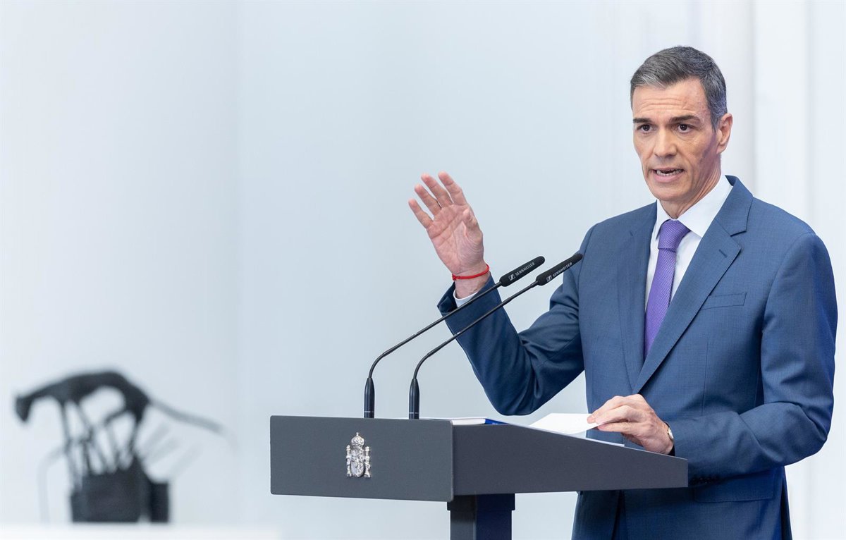 Sánchez destaca la aprobación de la Agencia de Salud Pública para "fortalecer" a España frente a crisis como la del Covid-19.