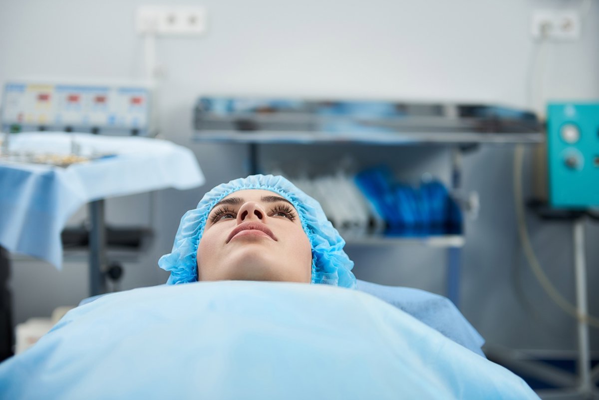 ¿Te vas a operar? Descubre cómo prepararte para una recuperación más rápida y efectiva.