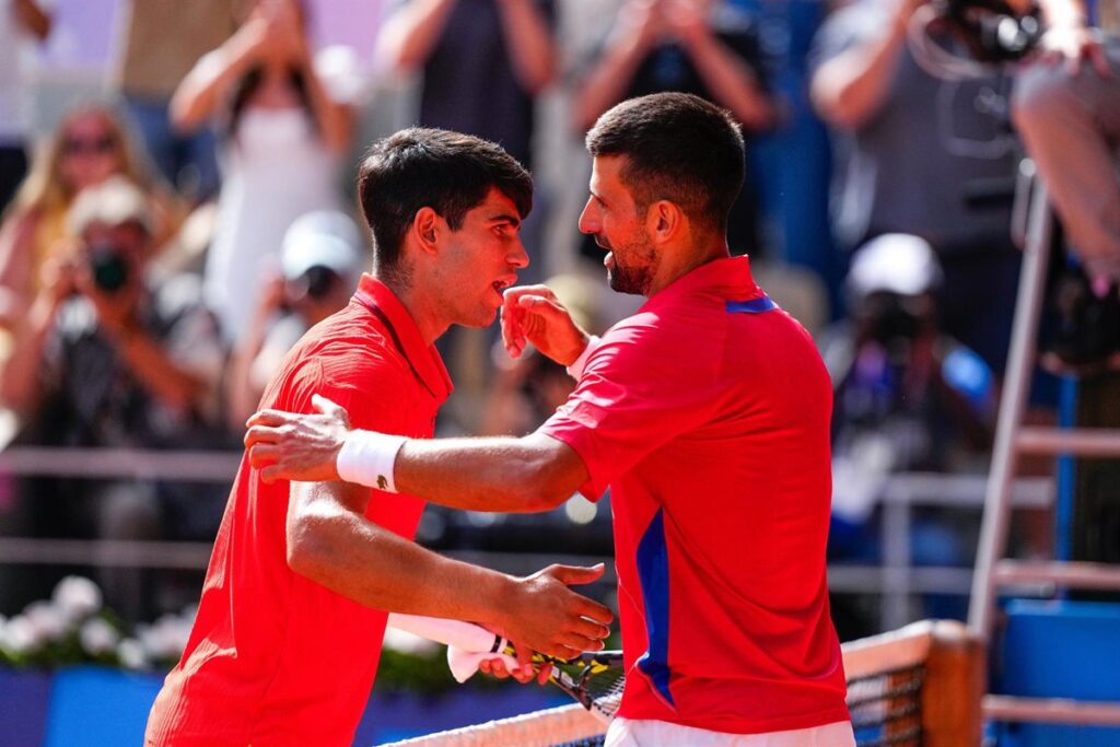 Alcaraz hará su debut en el US Open ante Opelka y se enfrenta a Djokovic y Medvedev en el cuadro.