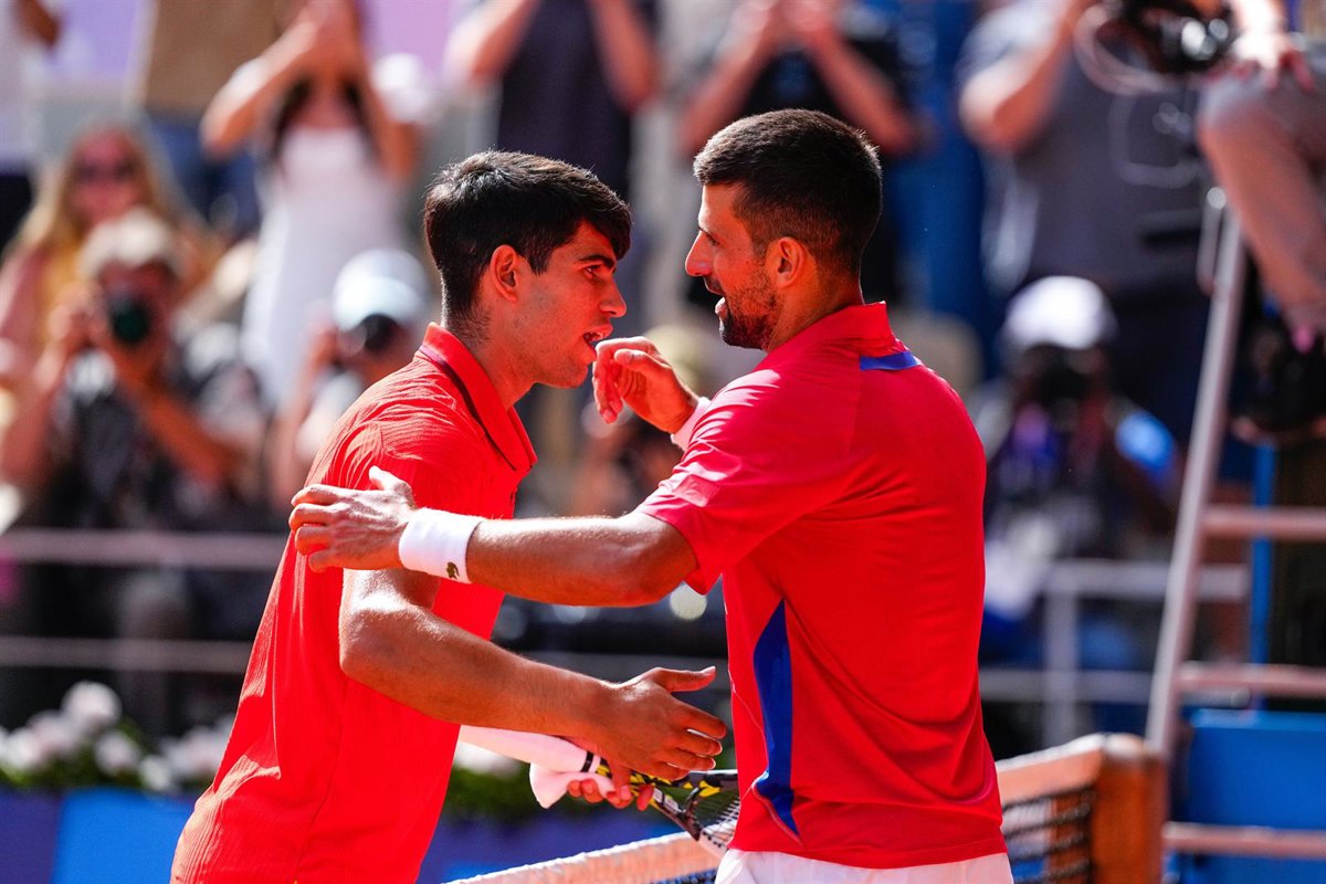 Alcaraz hará su debut en el US Open ante Opelka y se enfrenta a Djokovic y Medvedev en el cuadro.