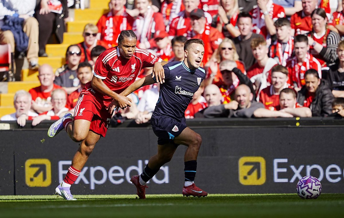 El Athletic sufre una doble derrota ante el Liverpool en Anfield