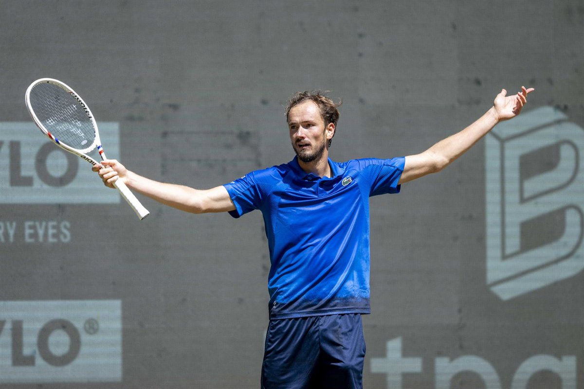 Medvedev sancionado con 42,500 dólares por su conducta en el US Open