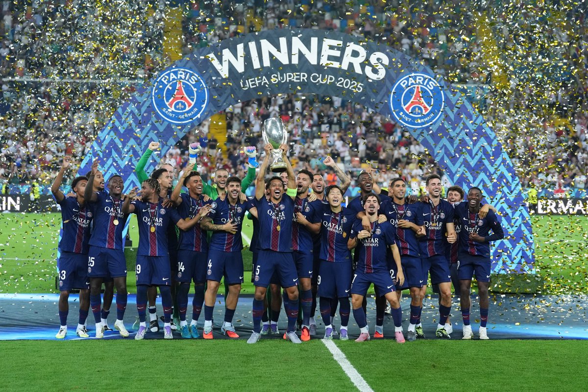 Un PSG sin brillo conquista su primera Supercopa de Europa en los penaltis.