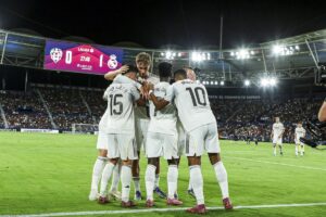 El Real Madrid aplasta al Levante y se prepara con fuerza para el derbi