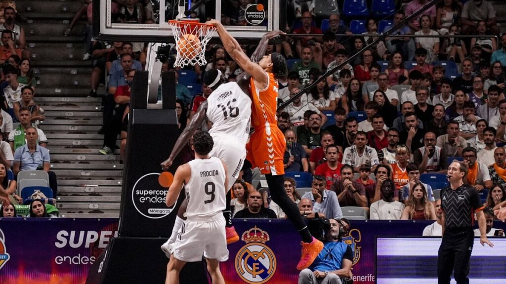 El Valencia Basket vence al Madrid de Scariolo en la Supercopa