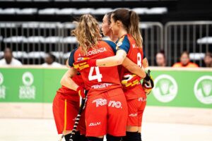 España avanza a las semifinales del Europeo femenino de hockey patines con un convincente triunfo.