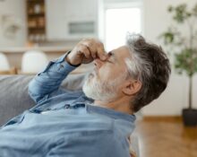 Estos 5 síntomas físicos podrían indicar un riesgo de demencia en tu cerebro.