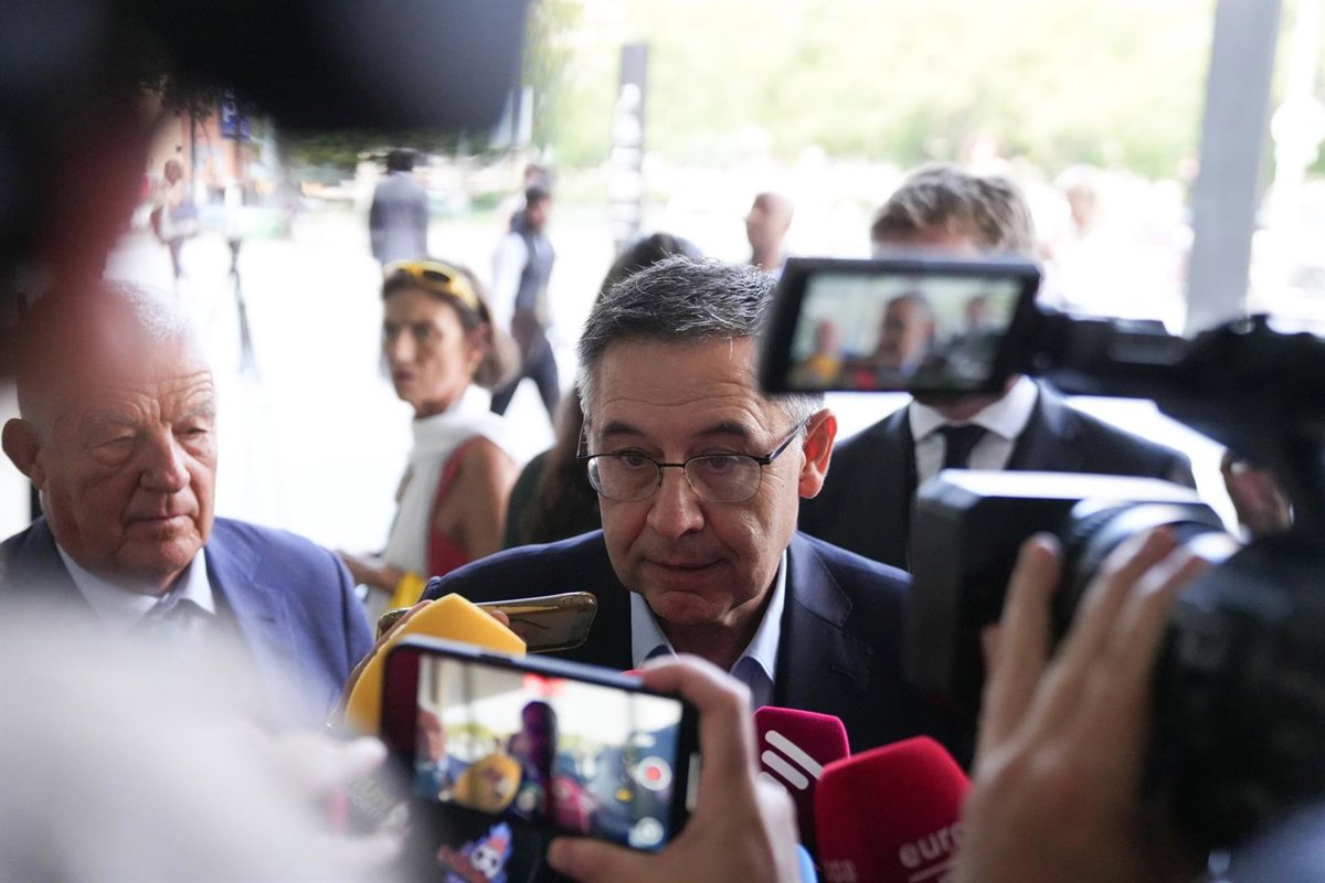 Josep Maria Bartomeu, llamado a declarar como investigado por posibles comisiones en fichajes del Barça.