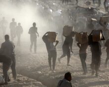 La comunidad médica condena la violación de derechos humanos en Gaza y solicita un alto el fuego urgente.
