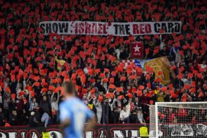 ACOM acusa a varios clubes españoles de "complicidad con el antisemitismo" en sus estadios.