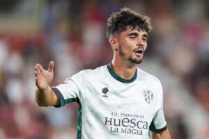 El Huesca solicita la suspensión de su partido contra la Real Sociedad B debido a un virus gastrointestinal.