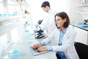 El Ministerio de Ciencia invierte 76 millones de euros en la investigación del cáncer de mama desde 2018