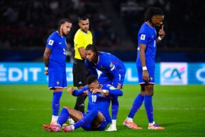 Mbappé lidera a Francia contra Azerbaiyán y termina lesionado.