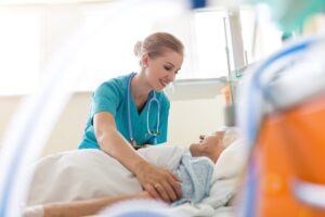SECPAL denuncia que solo el 40% de los pacientes necesita cuidados paliativos especializados los recibe.