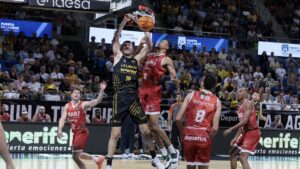 Shermadini y Balcerowski brindan su apoyo a los estrenos de Tenerife y Unicaja.