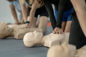 ¿Deberían los colegios incluir una asignatura de primeros auxilios?