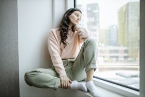 ¿Tu hijo prefiere la soledad? Expertos descubren cambios cerebrales preocupantes.