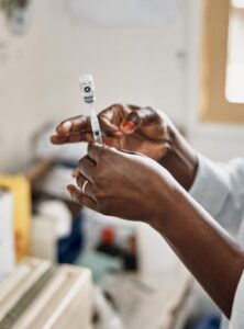 La Alianza por la Vacunación Infantil inmuniza a 11,7 millones de niños en África contra la neumonía.