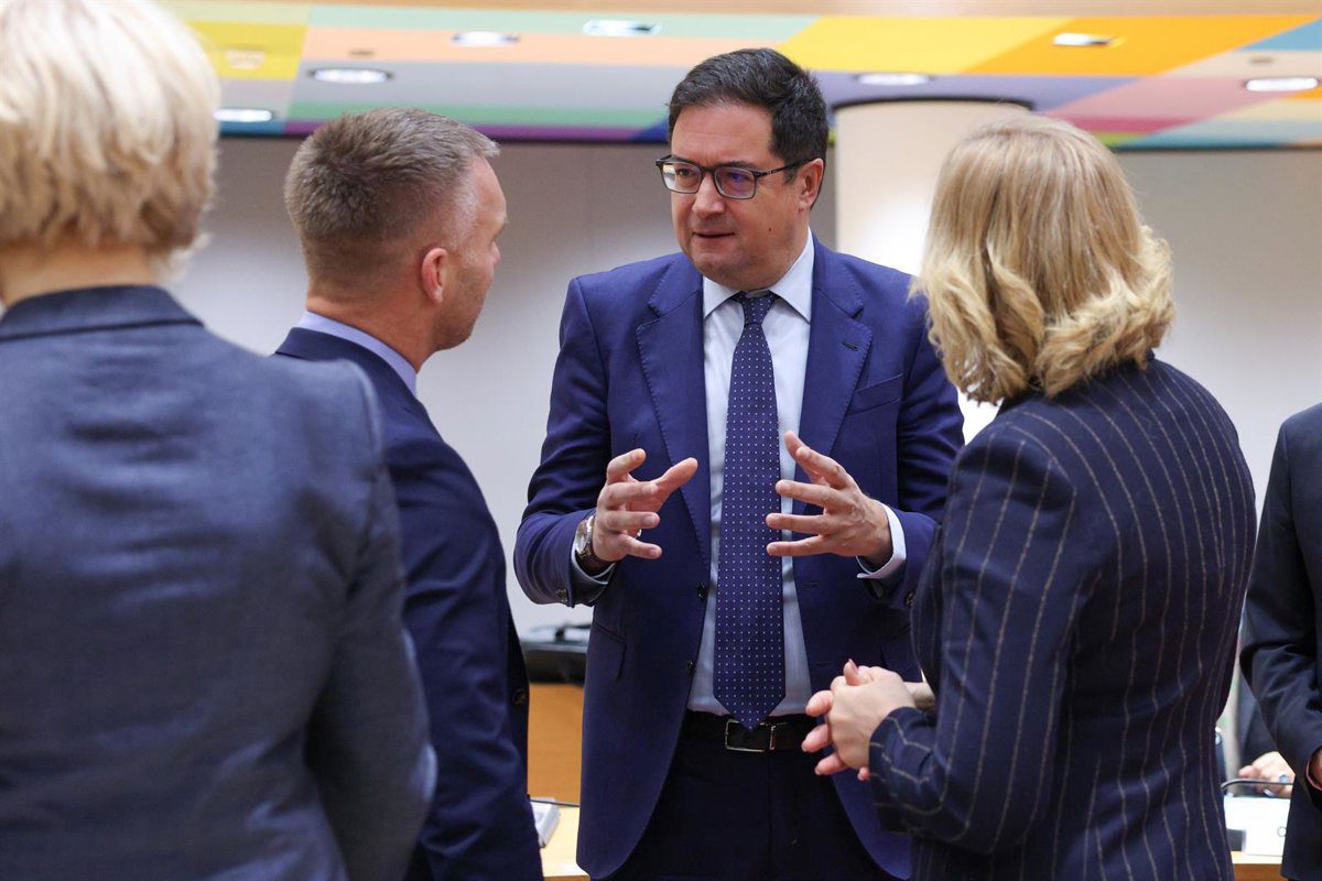 López afirma que el Gobierno se comprometió a "hacer todo lo posible" para "revertir la privatización" de la sanidad en Madrid tras el incidente en Torrejón.