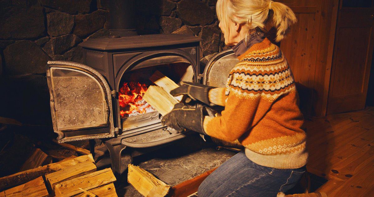 El humo de estufas de leña incrementa el riesgo cardiovascular y respiratorio en áreas urbanas