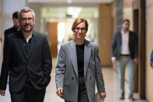 Mónica García propone un "marco más sólido" para la cooperación transfronteriza ante las amenazas a la salud