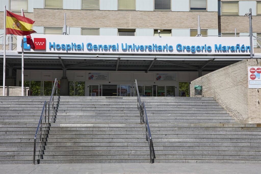 Salvan la pierna de un niño con tumor óseo mediante una tibia de donante adulto y técnicas 3D e infrarrojas