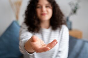 Así la ciencia ha transformado el egoísmo en altruismo en las personas.