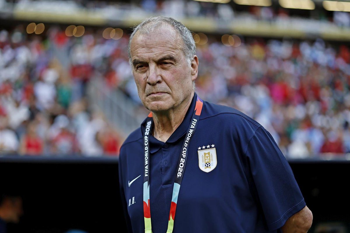 Bielsa deja su cargo como entrenador de Uruguay: "Es una caída dura de aceptar, decepcionamos a los aficionados"