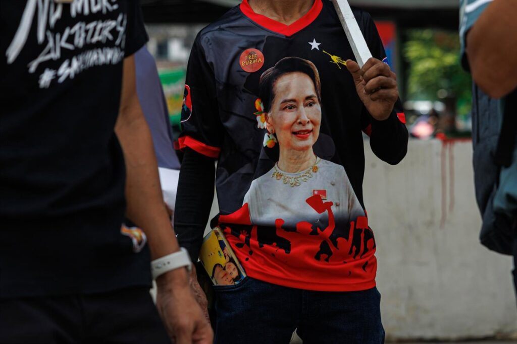 Birmania Confirma que Aung San Suu Kyi, Nobel de la Paz, se Encuentra Bien para Tranquilizar a los Países de la Región