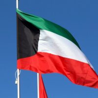 Kuwait Asegura Que Irán Atacó Varias Plantas Energéticas y Desalinizadoras, Confirmando Daños Materiales