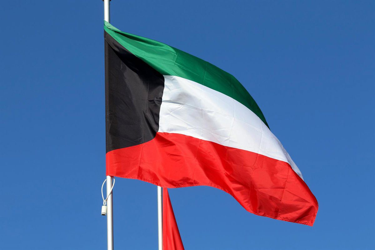 Kuwait Asegura Que Irán Atacó Varias Plantas Energéticas y Desalinizadoras, Confirmando Daños Materiales
