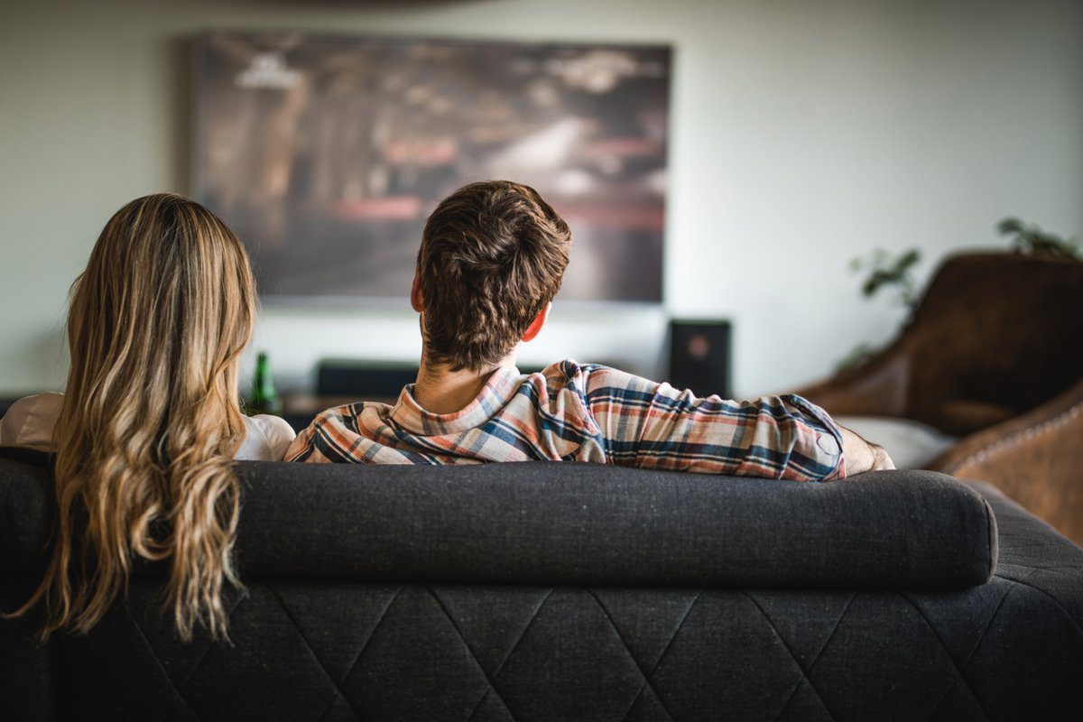 ¿Te han advertido que ver demasiada televisión puede afectar tu cerebro? Un estudio revela que no están tan equivocados.