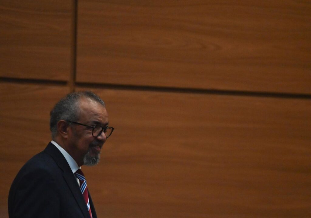 El director de la OMS advierte que la epidemia de ébola en la RDC "no está en absoluto bajo control"