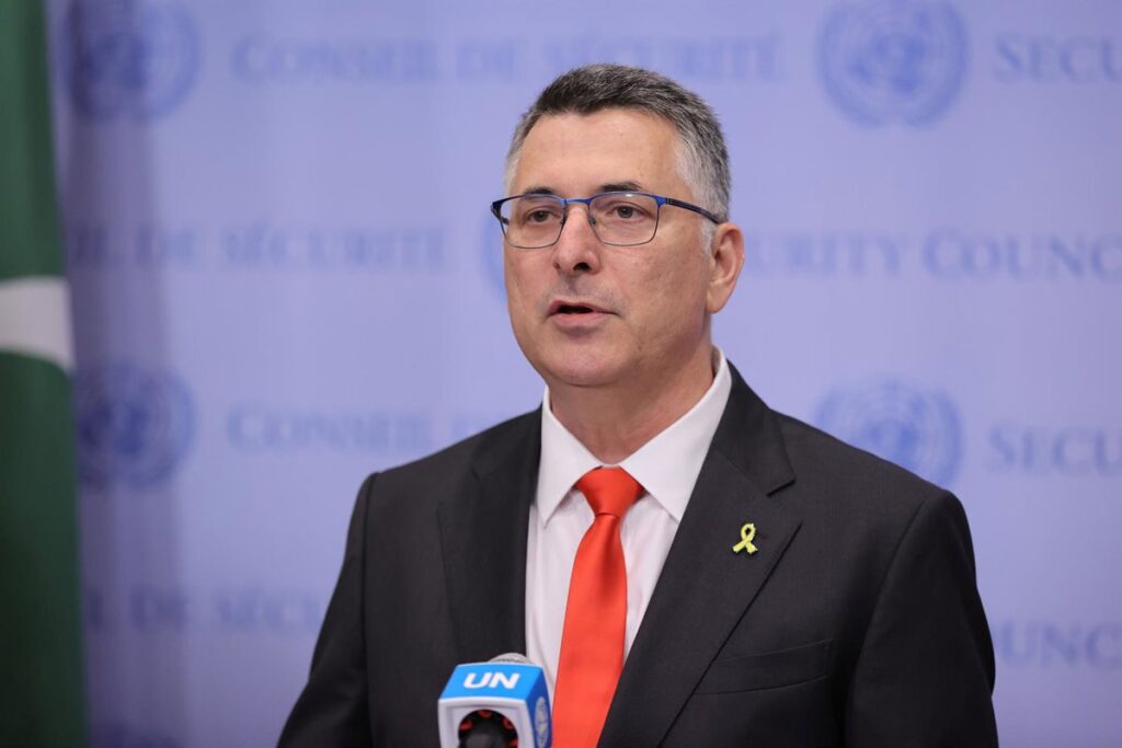 Israel Impone Sanciones a 12 Políticos Británicos y Cierra su Consulado en Jerusalén