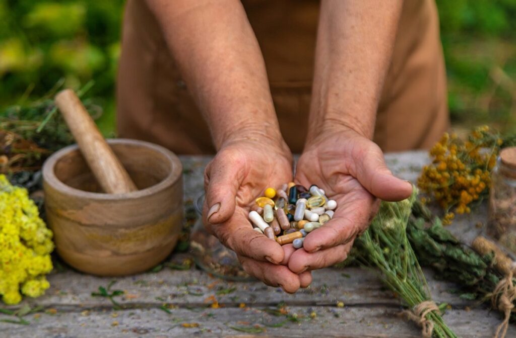 Natural no implica seguro: productos que pueden afectar el hígado y los riñones