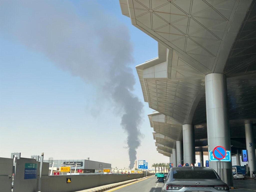Hutíes Realizan Nuevo Ataque al Aeropuerto de Riad: Últimas Noticias