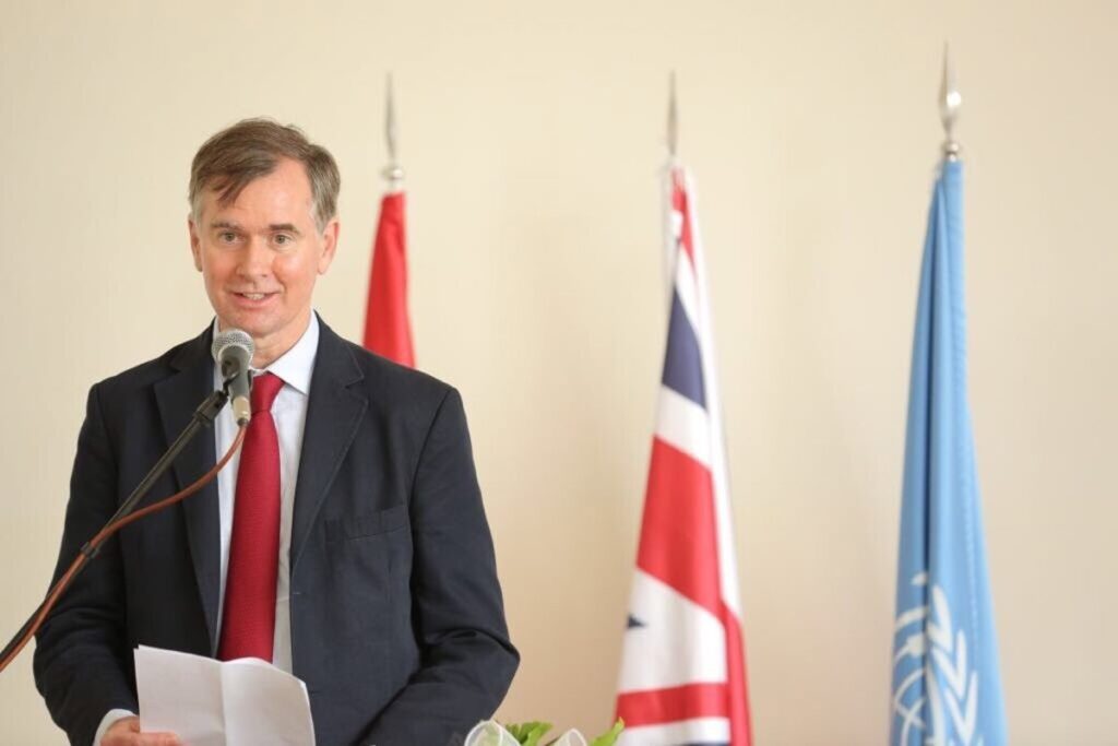 "Irán convoca al embajador británico tras las acusaciones de Burnham sobre el incidente 'terrorista' en Fairford" – Análisis y Repercusiones