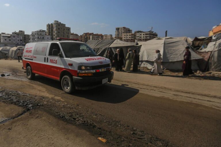 Tres palestinos, incluido un niño, fallecen en recientes ataques del Ejército israelí en el sur de Gaza